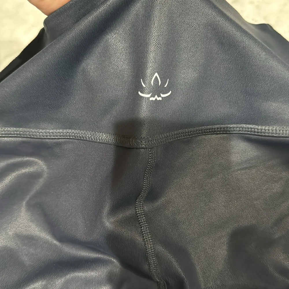 Beyond Yoga Leatherette High Waisted‎ Midi Legging - Picture 4 of 11